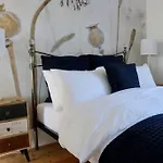 Flip Flop Flat, Sea Views, Short Stroll To Beaches