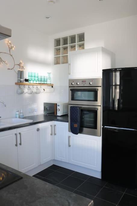 Flip Flop Flat, Sea Views, Short Stroll To Beaches * Newquay (Cornwall)